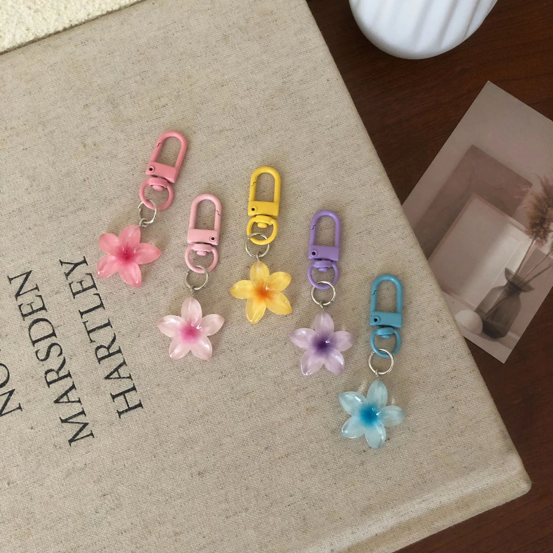 Cute Resin Flower Pendant