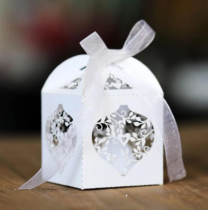 

100pcs Laser Cut Hollow Heart Leaf Flower Candy Chocolates Boxes For Wedding Birthday Party Baby Shower Favor Gift Decorate