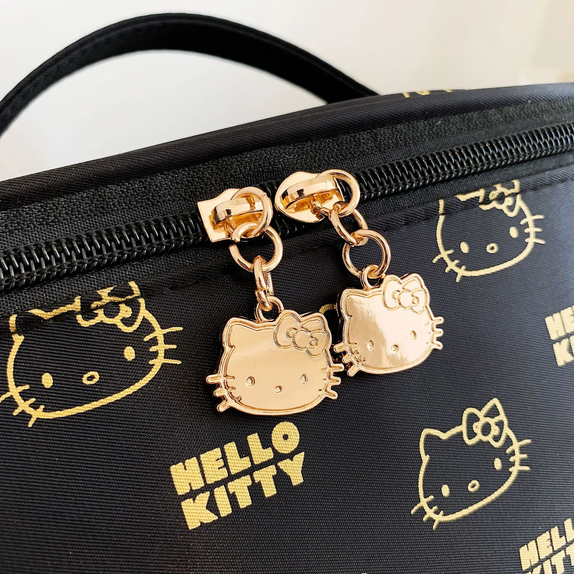 Hello Kitty  Cosmetic Bags Sanrio Storage Box Make Up Case Lipstick Bag Kawaii Makeup Purse Travel Organizer Zipper Accesorios