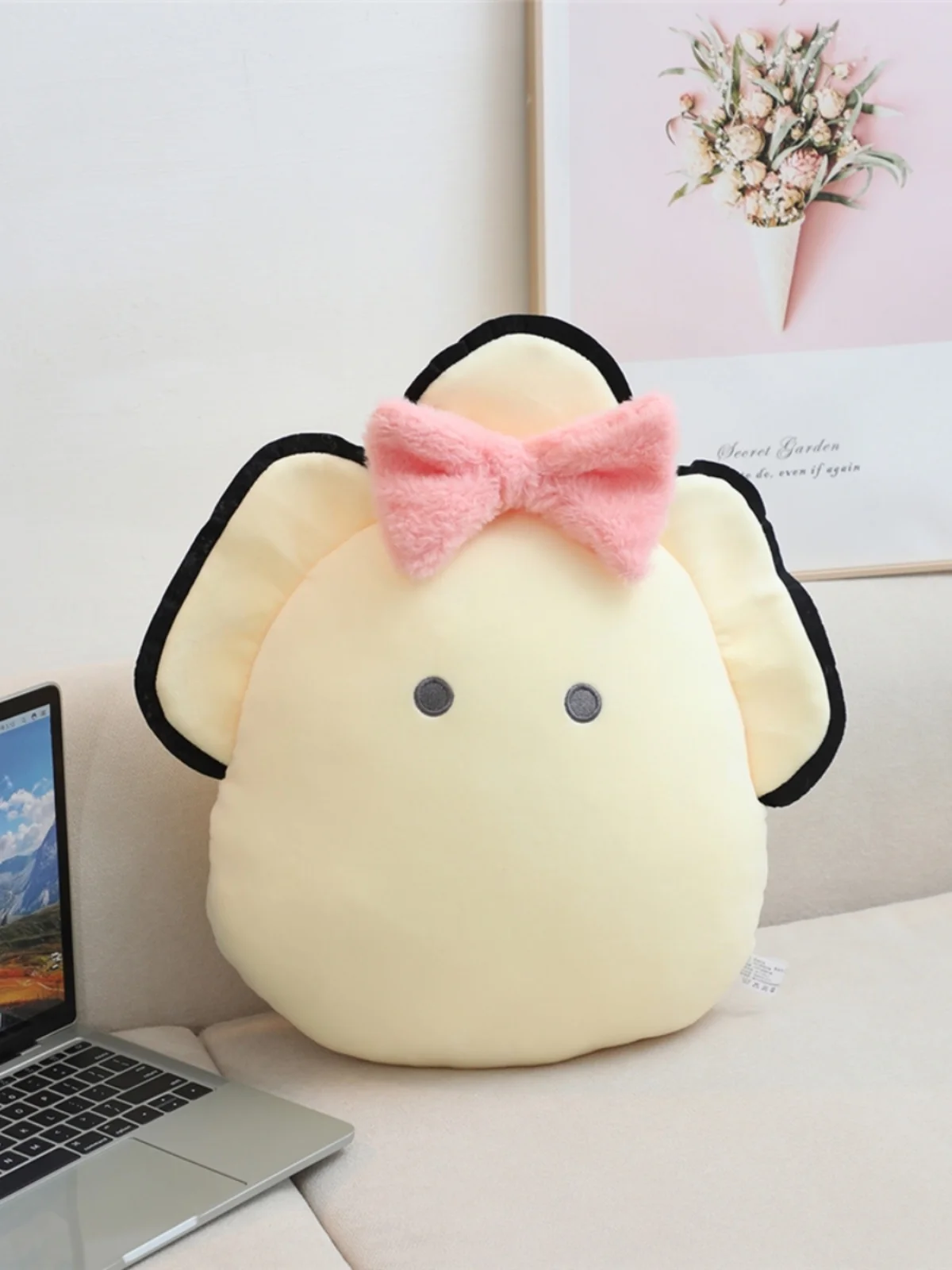 Cute Cartoon  ell Pillow Plu Toy Girl Doll Fabric Stuffed Animal Soft Cuddly Cuion Creative Home Decor Accories