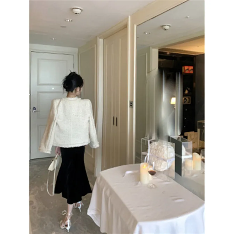 Autumn New French temperament Small Fragrance Short Coat Women's Long sleeve O- neck  Fashion  Elegant Chic Outwear Coat Casacos