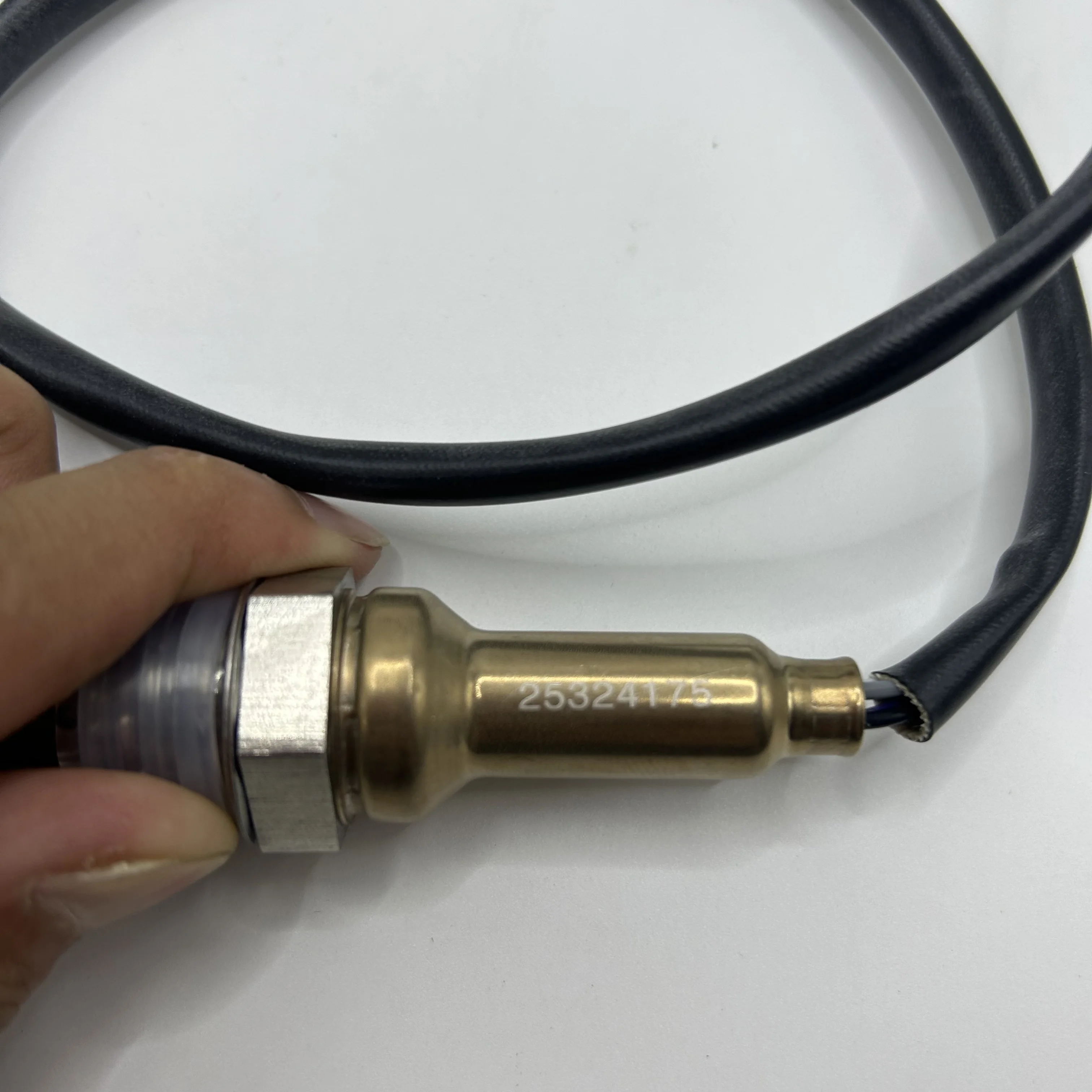 25324175    κ O2     ,  Lifan 320 520 620 X60 BYD F3 1.6L