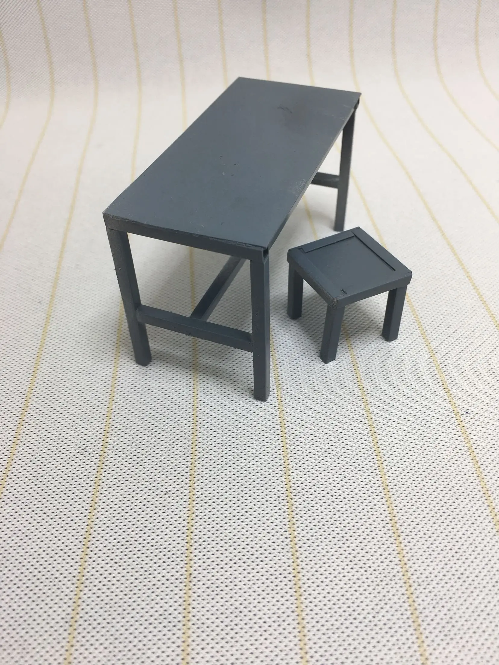 

1: 18 1:64 Maintenance Props Garage Maintenance Tables and Chairs Car Model Garage Scene