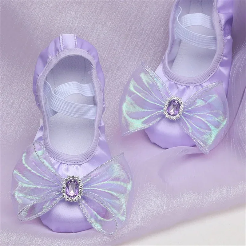 New Ballet Flats Children's Dance Shoes Soft-Soled for Girl Satin Cat Caws Free Lace-up Rabbit Stage Performance Dance Shoes 6
