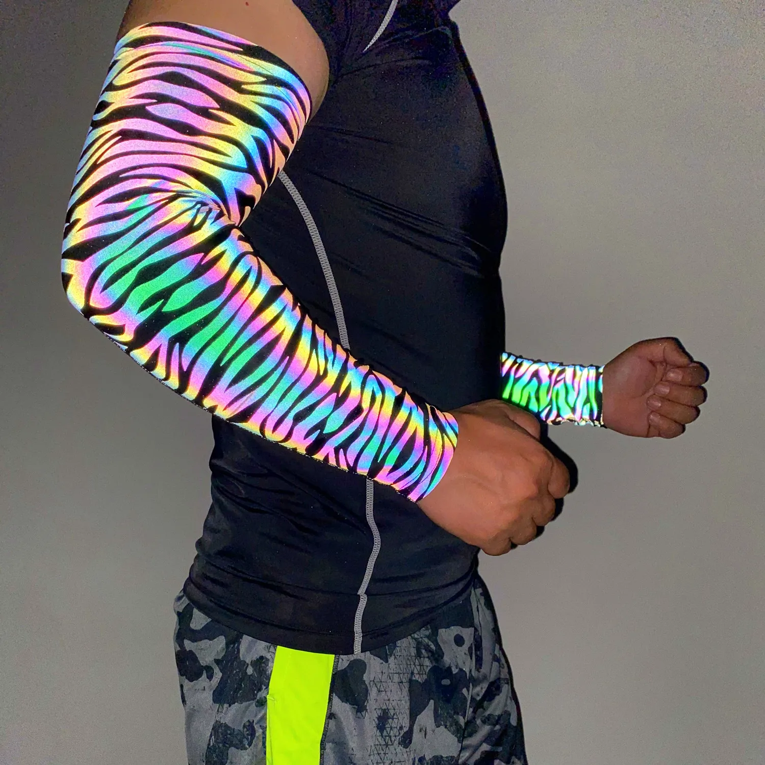 Techwear Style Rainbow Reflective Arm Warmers Men Women Basketball Cycling Sport Multifunction Reflect Light Sleeves Arms Cover