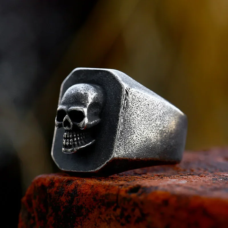 Skull Ring For Men, Vintage Pirate Crossed Swords Skull Head Ring, Punk Rock Skull Totem Ring, Gothic Pirate Skull Amulet Ring, Halloween Ring Biker, Viking Skull Jewellery Gift, 21.4, NO