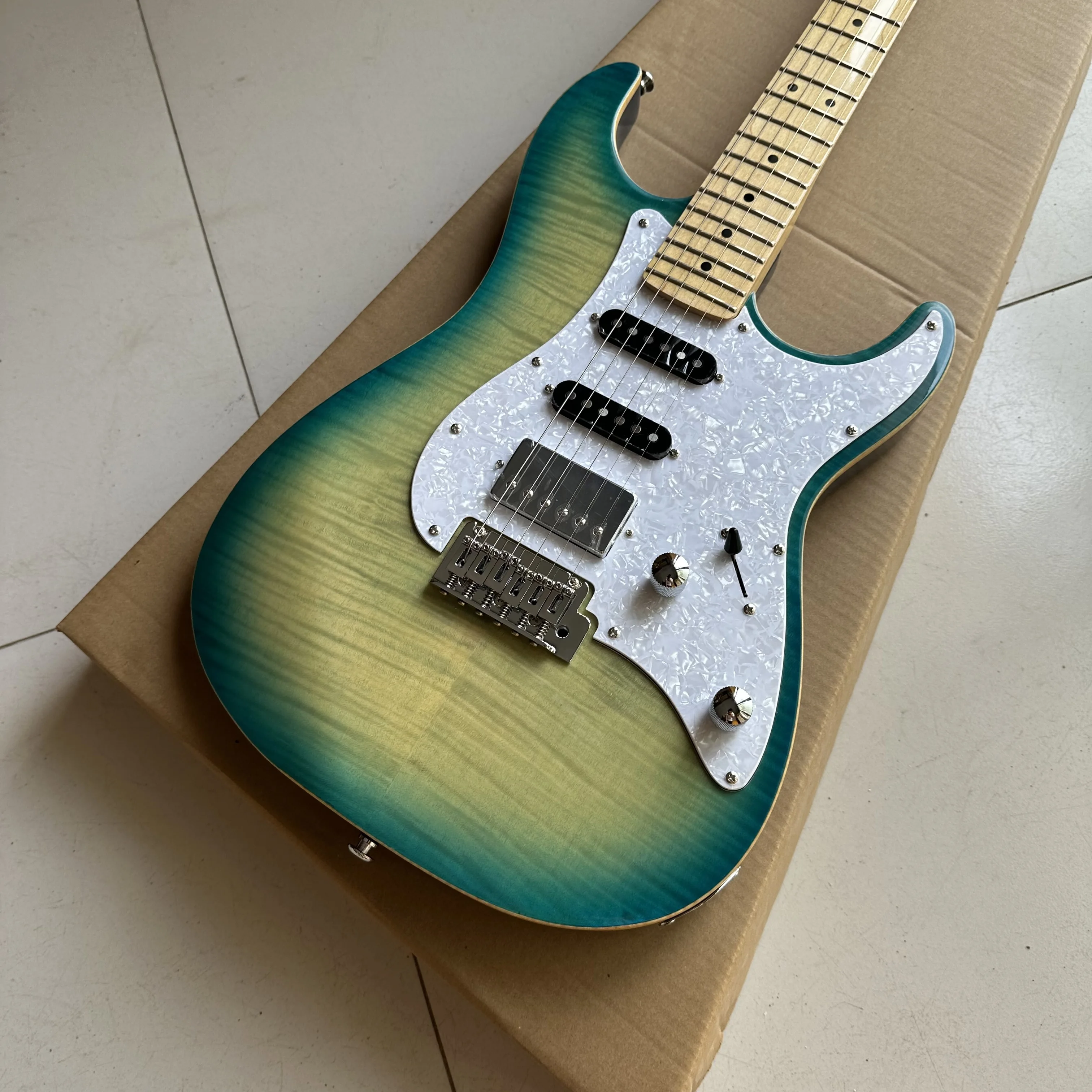 Tom Anderson Vision Double Rocking Chair Guitar Tiger Maple Top