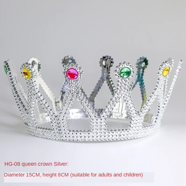 왕실의 우아함을 연출하는 파티의 눈부신 액세서리