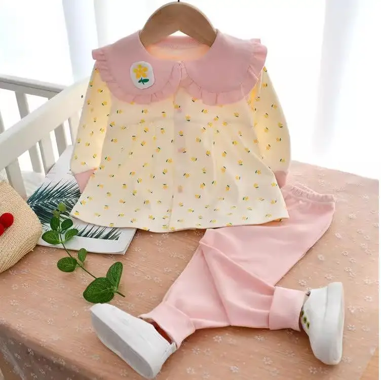

Spring and autumn girl suit, lovely baby suit.