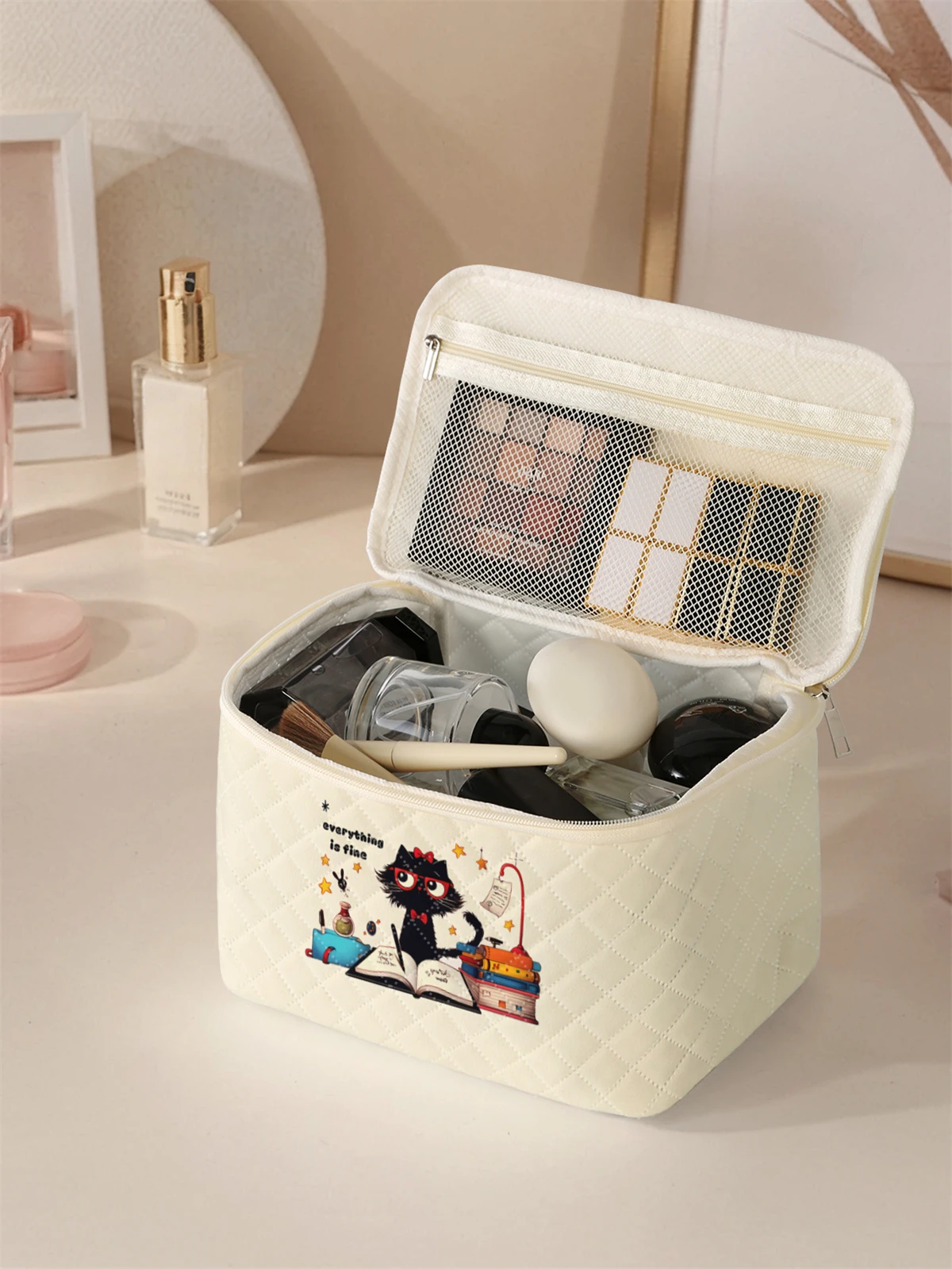 1pc， Portable travel cosmetics with cartoon cat patterns, large capacity travel storage bag, cute and stylish makeup bag