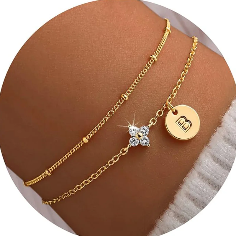 Zierliches 14K vergoldetes Zirkonia-Klee-Anfangsarmband mit mehrlagigem Buchstaben-Armband für Frauen und Mädchen, Schmuck, personalisierte Geschenke – Detail 10