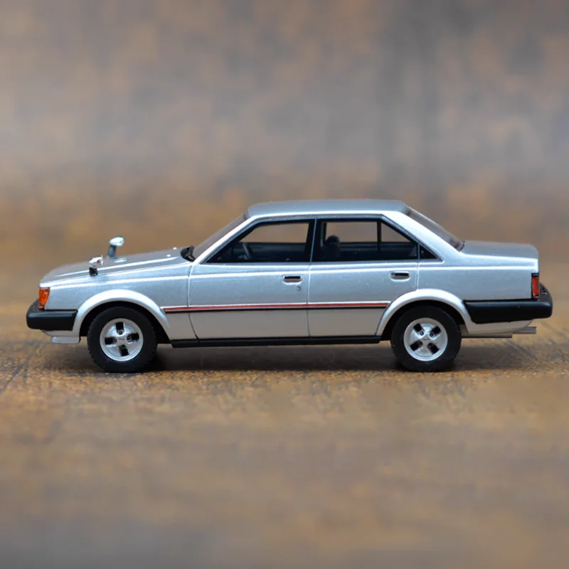 ヨネザワトイズ ミニカー トヨタCarina H.T1600 GT 値下げ！ヨネザワトイズ ミニカー トヨタCarina H.T1600 GT