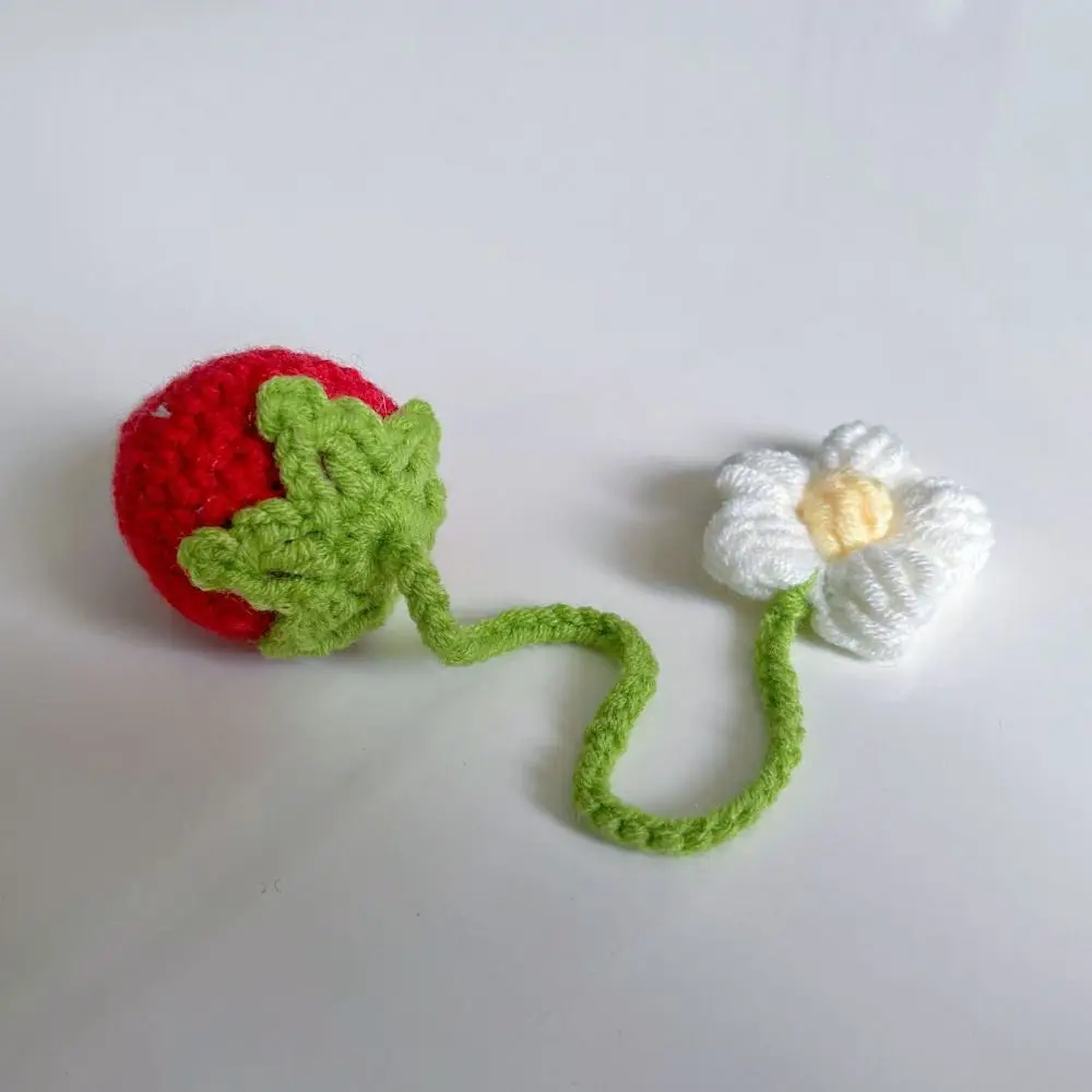 Pink Red Knitted Strawberry Pendant Handmade Wool Knitted Bookmark Strawberry Flower Hanging Decoration for Keychain Handbag