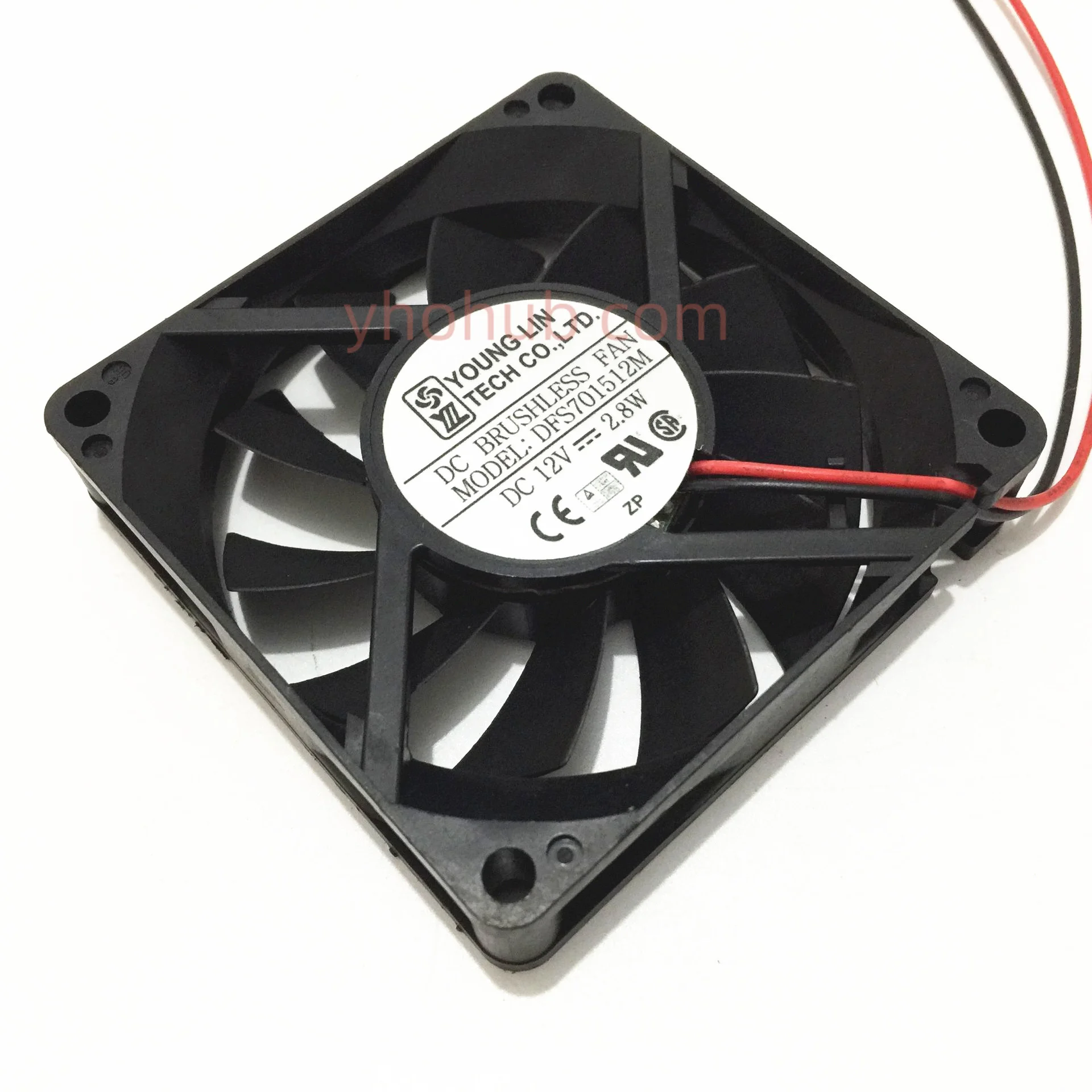 

DFS701512M DC 12V 2.8A 2-проводной 70x70x15 мм вентилятор охлаждения сервера