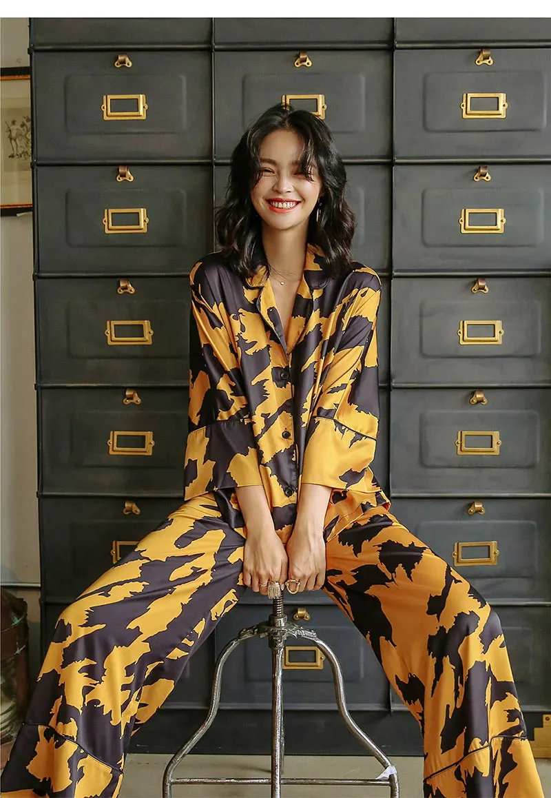 New Silk Satin Pajamas Set Women's Spring Autumn Loungewear Abstract Printed Gold Black Sleepwear Can Be Worn Outside Leisure
