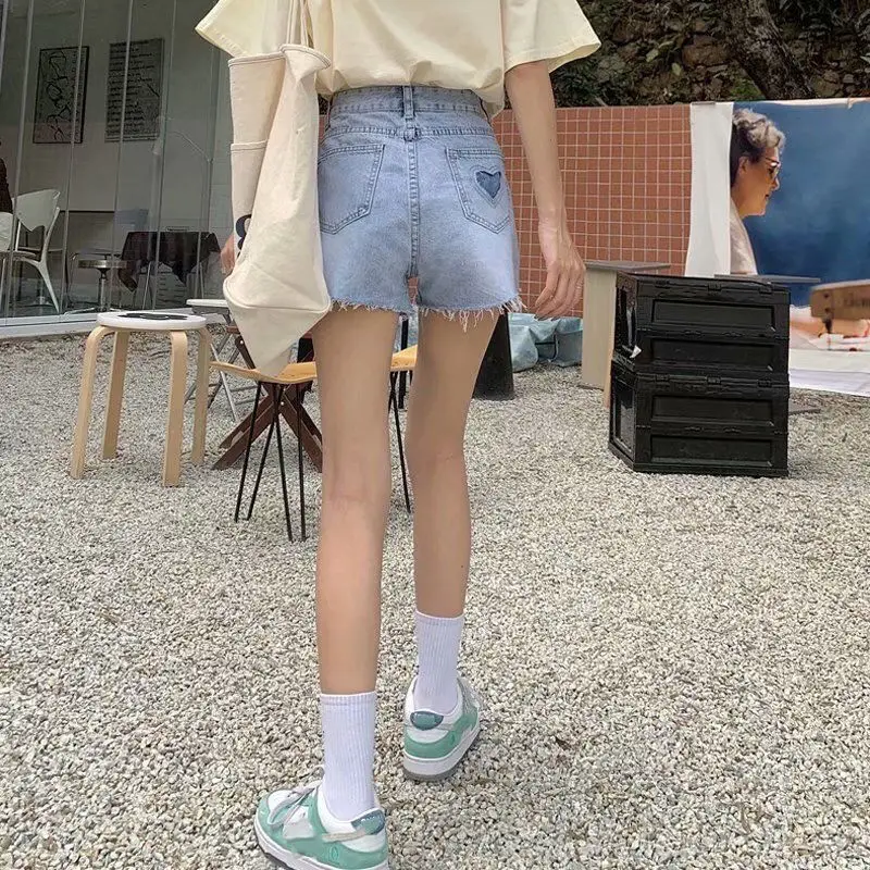 Heart Pattern Women's Denim Shorts Hot Clothing Outdoor Short Pants for Woman To Wear Trend 2023 Youthful Clothes XL Cheap Jeans