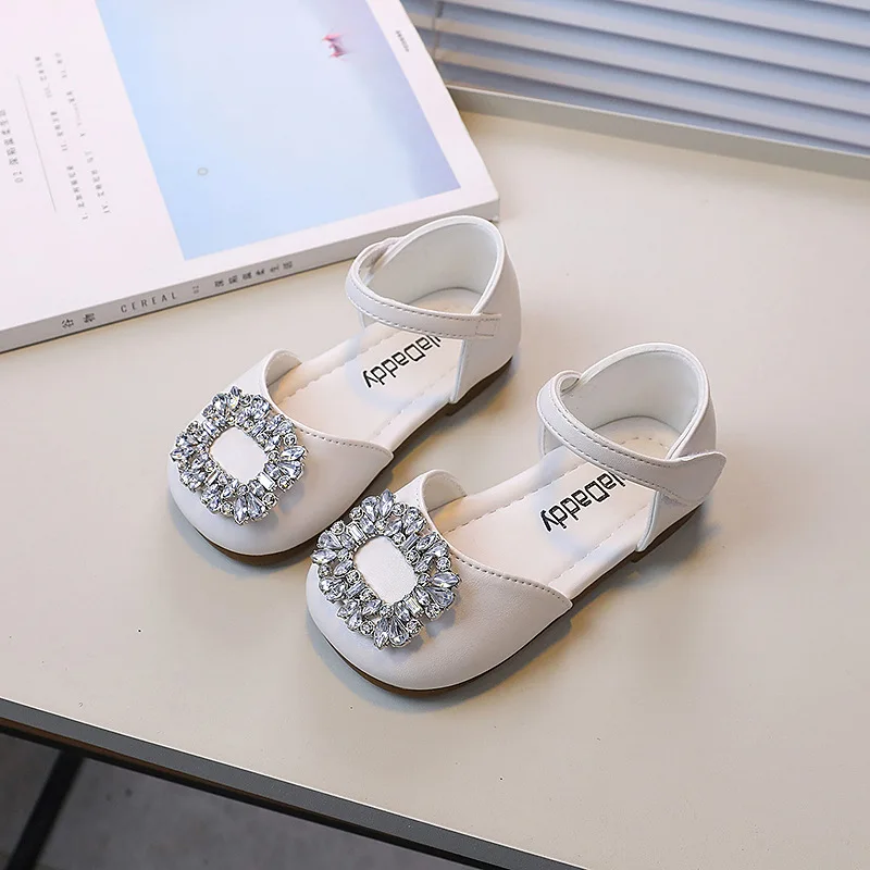 Sandals For Girls Spring summer Soft Leather Princess Shoes Closed Toe Fashion Rhinestone Soft Sole Kids Shoe For Party Wedding