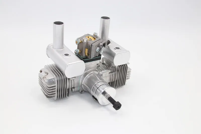 Moteur essence RCGF Stinger 30cc double cylindre pour avion RC planeur, avec échappement et fixation, prêt à être installé.