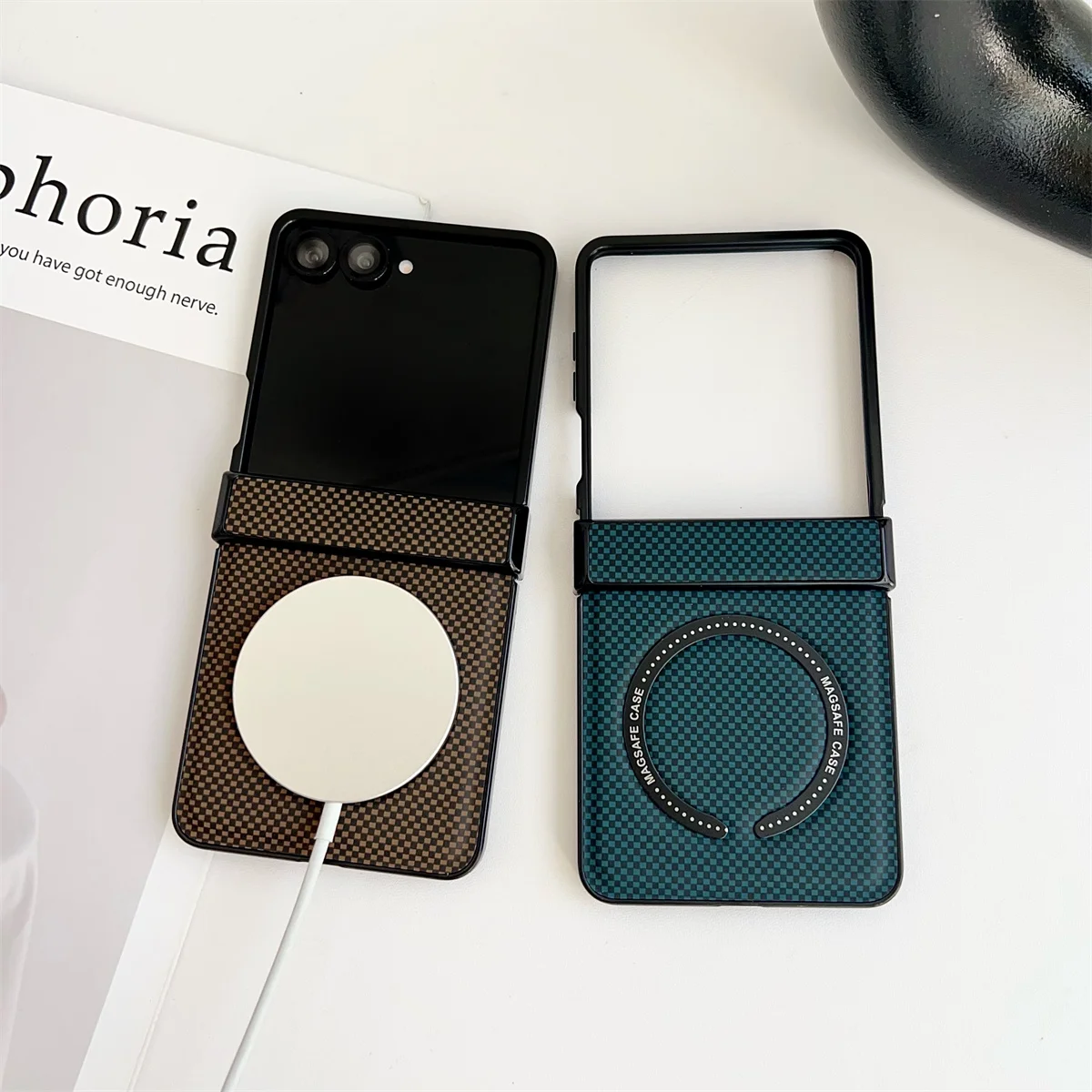 Sleek Carbon Fiber Pattern Magnetic Phone Case with Hinge Protection