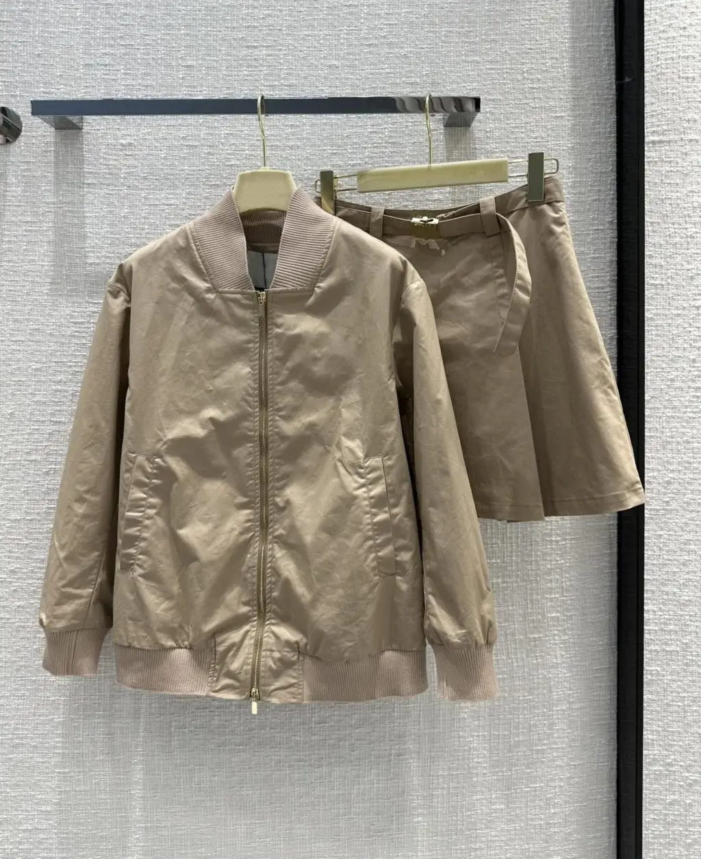 

2023 Women's Clothing thread neck coat with pressed pleated A line half skirt Suit Autumn Winter New 1013