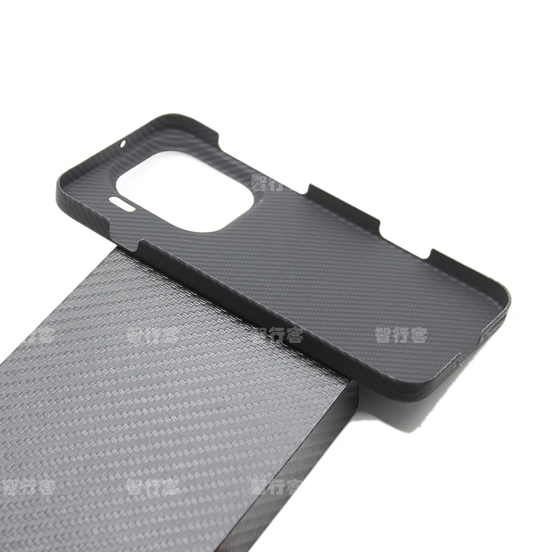 Ultralight Aramid Fiber Protective Phone Case in Sleek Black