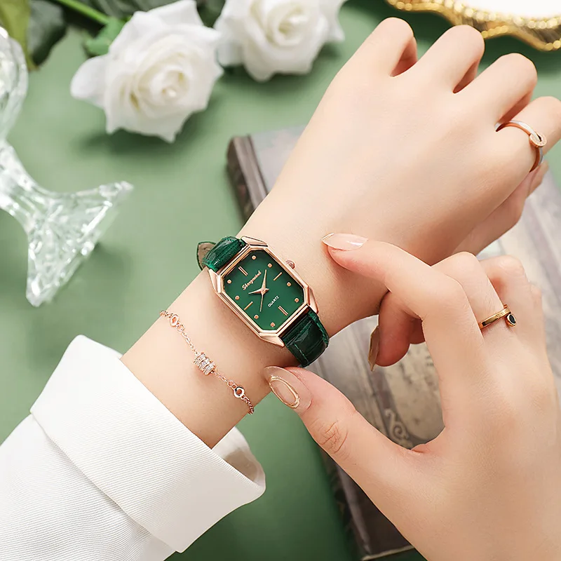 Dames Quartz Horloge Armband Groene Wijzerplaat Eenvoudige Rose Gouden Wijzerplaat Mesh Luxe Vrouwen Horloges Merk Vrouwen Horloges Mode Vierkant