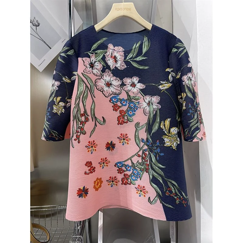 

Navy blue aging Chinoiserie printed round neck top pleated t shirt female spring summer 2023 new pullover loose T-shirt women