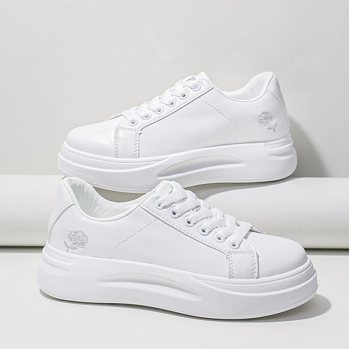 Casual Sneakers Women White Metallic Detail Floral Embroidered Lace-Up Front Skate Lightweight Walking