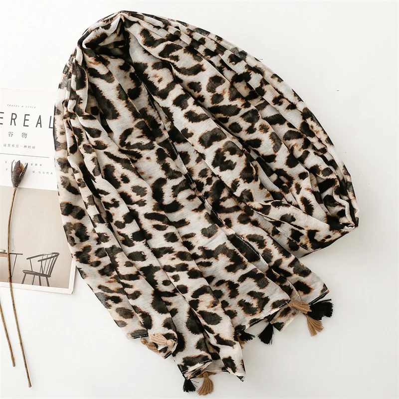 2024 New Fashion Luxury Leopard Print Ladies Women Scarf Female Cotton Linen Shawl Tassel Four Seasons Muslim Hijab 90*180cm 2