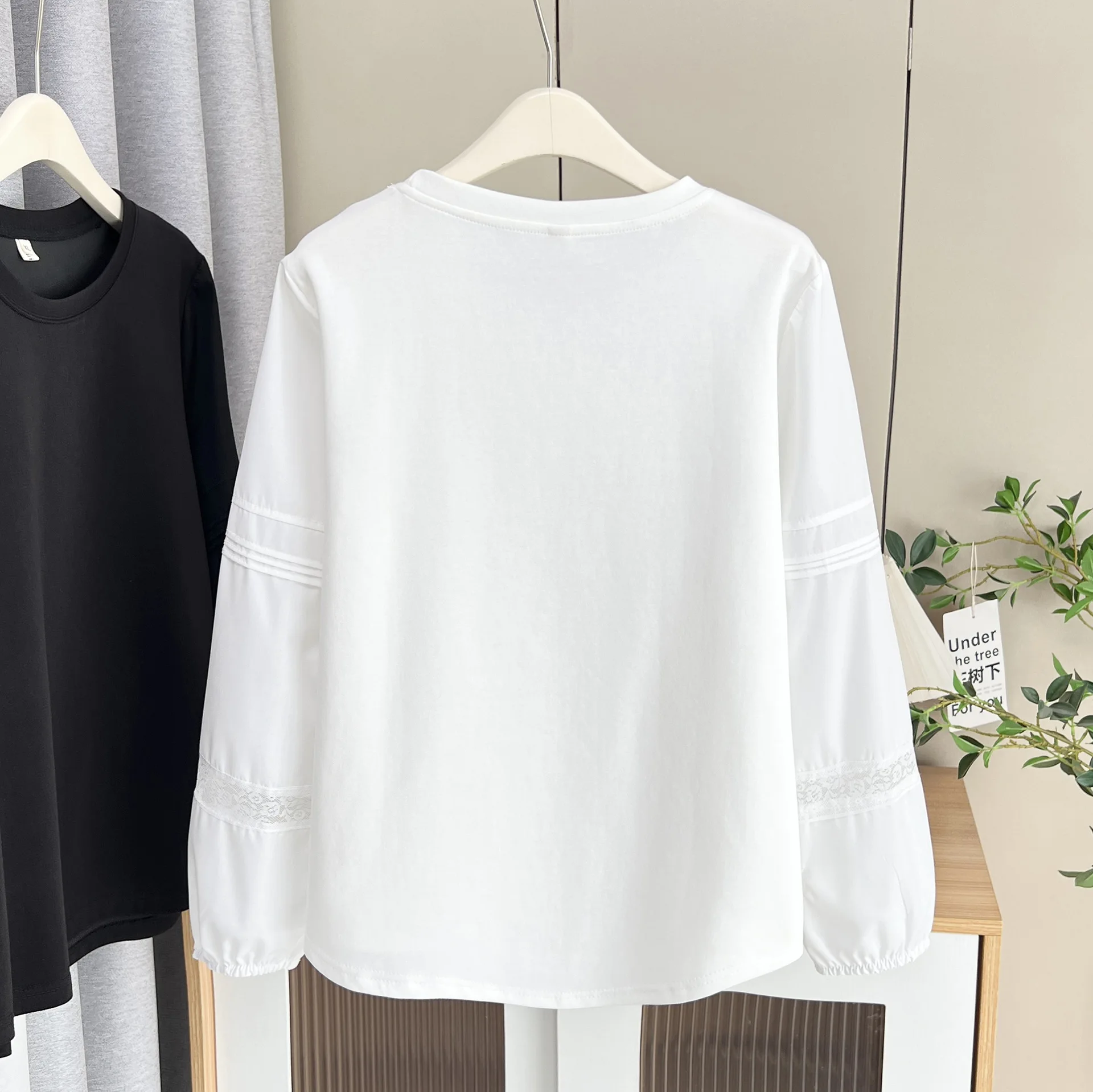 Fashion Plus Size Women's T-Shirt Autumn New Style Stylish Design And Lace Patchwork Sleeves Tops 2528