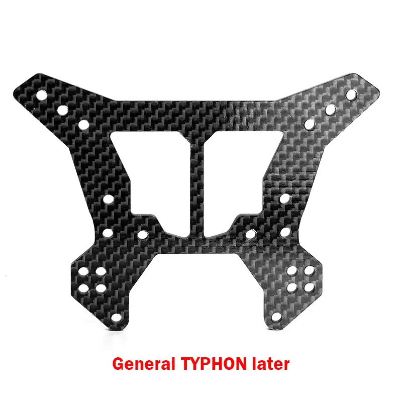 Bumper avant et arrière en fibre de carbone pour ARRMA TYPHON, montés sur buggy RC, aspect robuste et léger.