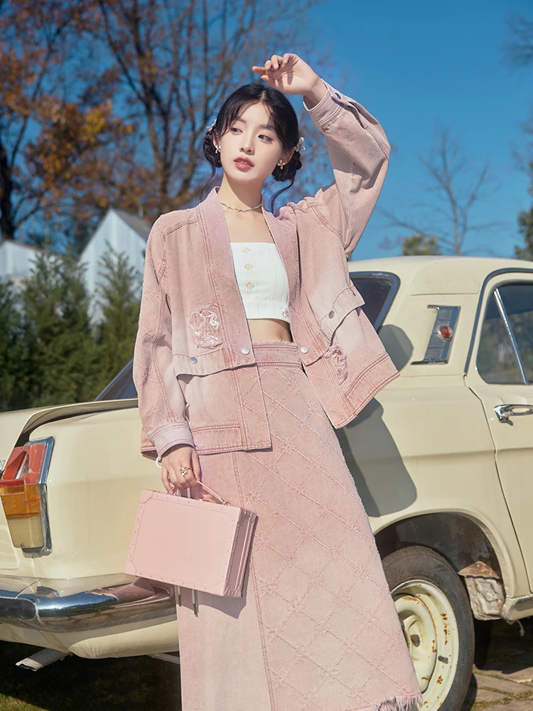 

Повседневный розовый джинсовый Улучшенный костюм с юбкой до локтя для женщин, новый студенческий хлопковый комплект в стиле "Лолита"