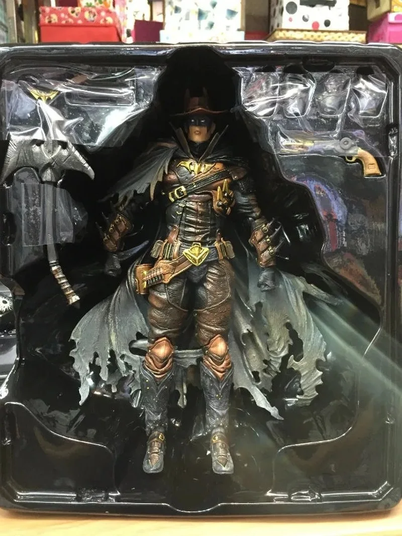 Play Arts Cowboy Batman Anime Figure Two Colors Action Figurine Model Pvc Statue Room Ornament Regalo Di Compleanno Per