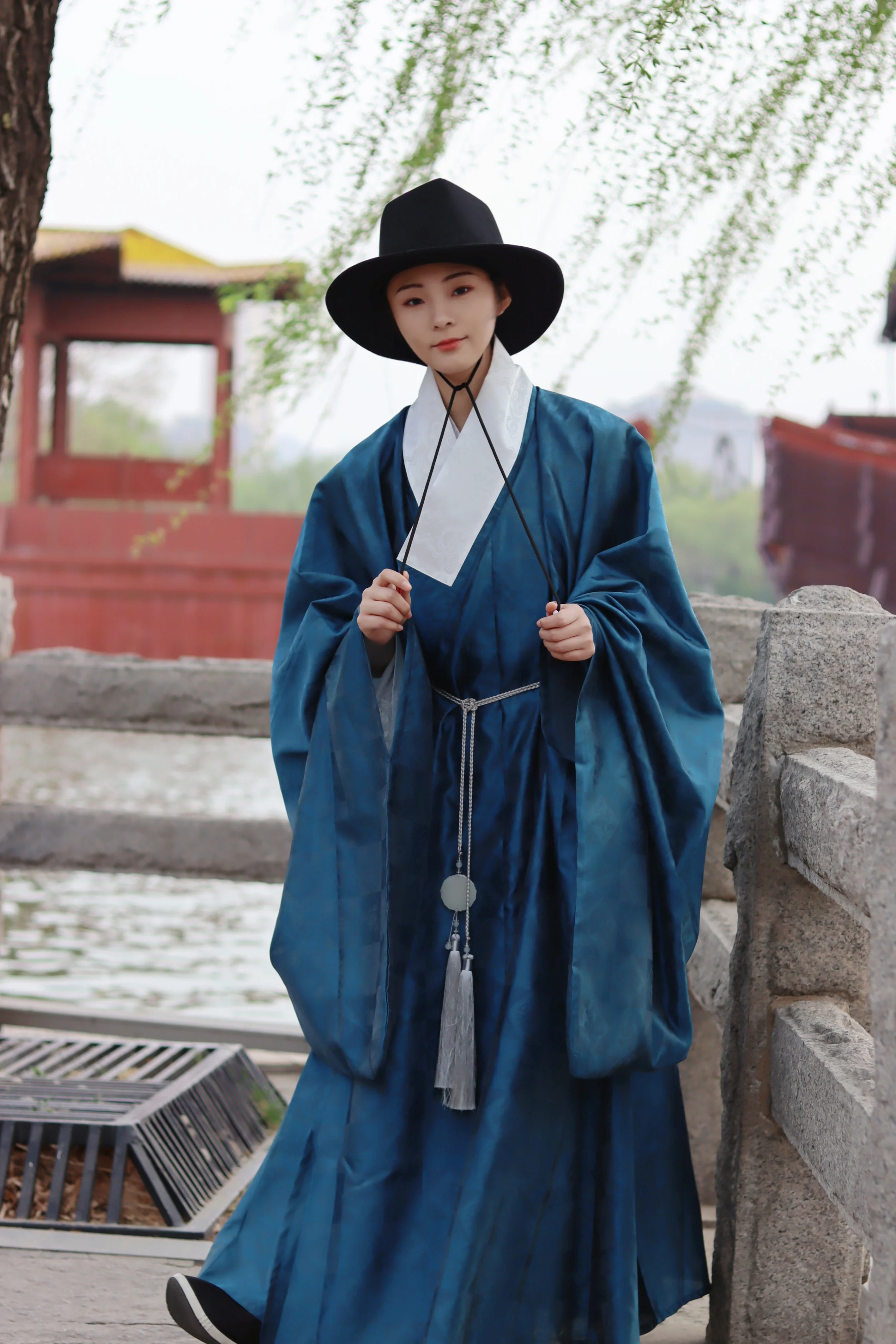 Chinese Traditional Hanfu Taoist Long Robe Men
