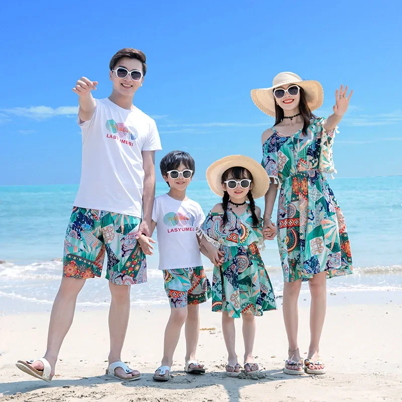 

Family Matching Outfits Summer Beach Mother Daughter Off -shoulder Dresses Dad Son T-shirt & Shorts Couple Outfit Seaside