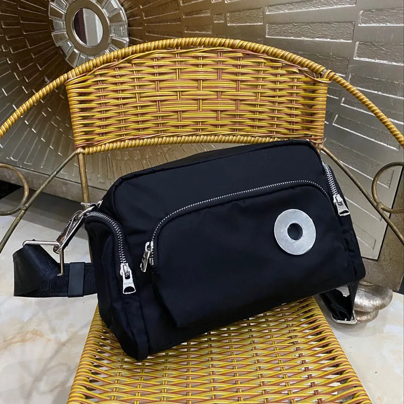 

New in Women Bags Nylon Cloth Lady Messenger Bag 2023 Casual Mobile Phone Bag Fashion Designer Large Black Shoulder Bag