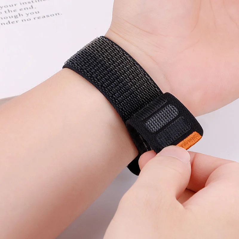 Nylon Loop Strap for Smartwatch Wristbands - Versatile and Adjustable Bracelet Strap