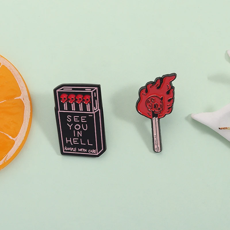 Horror Skelett passt zu Emaille Pins Punk See You In Hell Matchstick Box Broschen Rucksack Revers Abzeichen Halloween Schmuck Geschenke – Detail 7