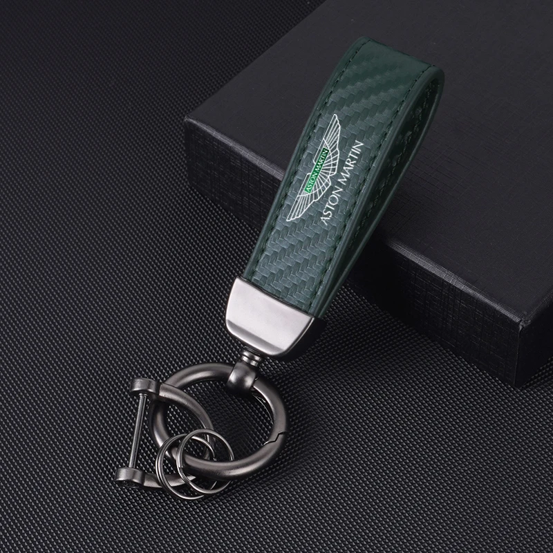 Aston Martin Carbon Fiber Look Sleutelhanger - Blauwe uitvoering met carbon motief