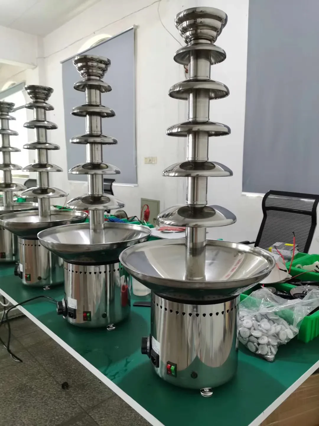 Professional Stainless Steel Electric Chocolate Fountain Machine for Commercial Hotel Big Party Use