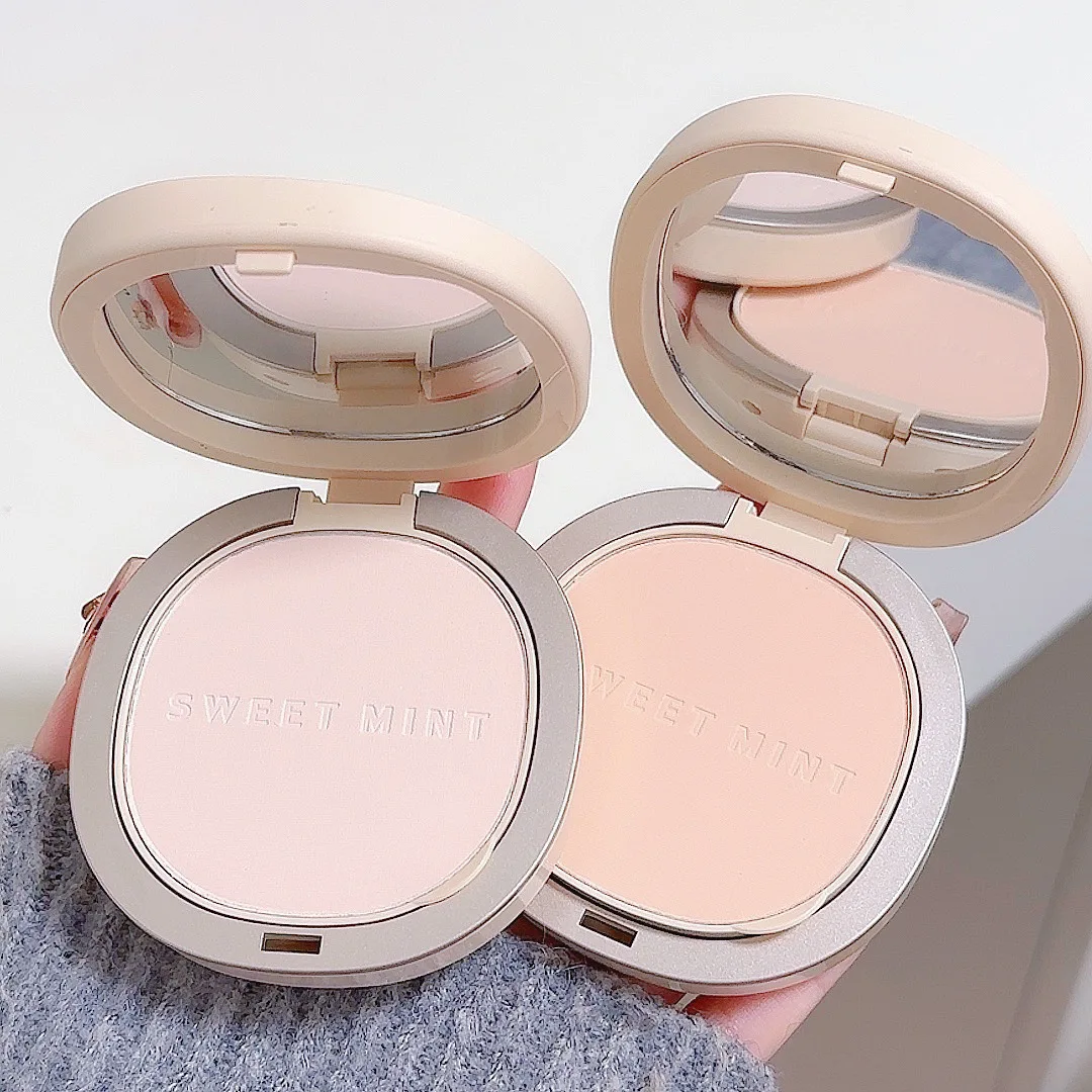 Pressed Powder Transparent Brighten Oil Control Waterproof Concealer Lasting Natural Face Makeup Setting Powder Cosmetic pressed powder foundation setting powder