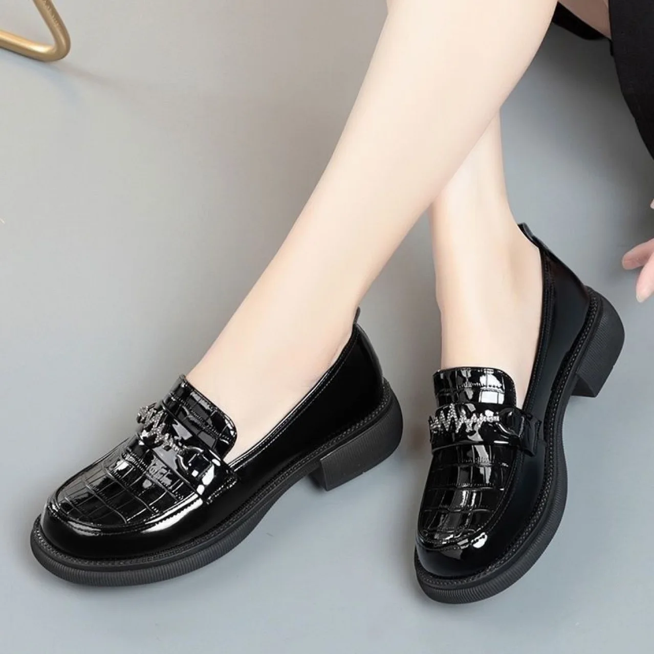 Soft leather single shoe women's 2024 new soft sole comfortable patent leather English style loafers work small leather shoes 4
