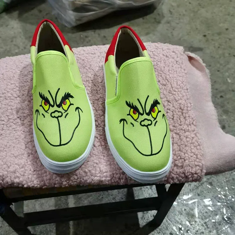Cartoon anime flat shoes women new round toe shallow canvas shoes large size women casual sneakers platform