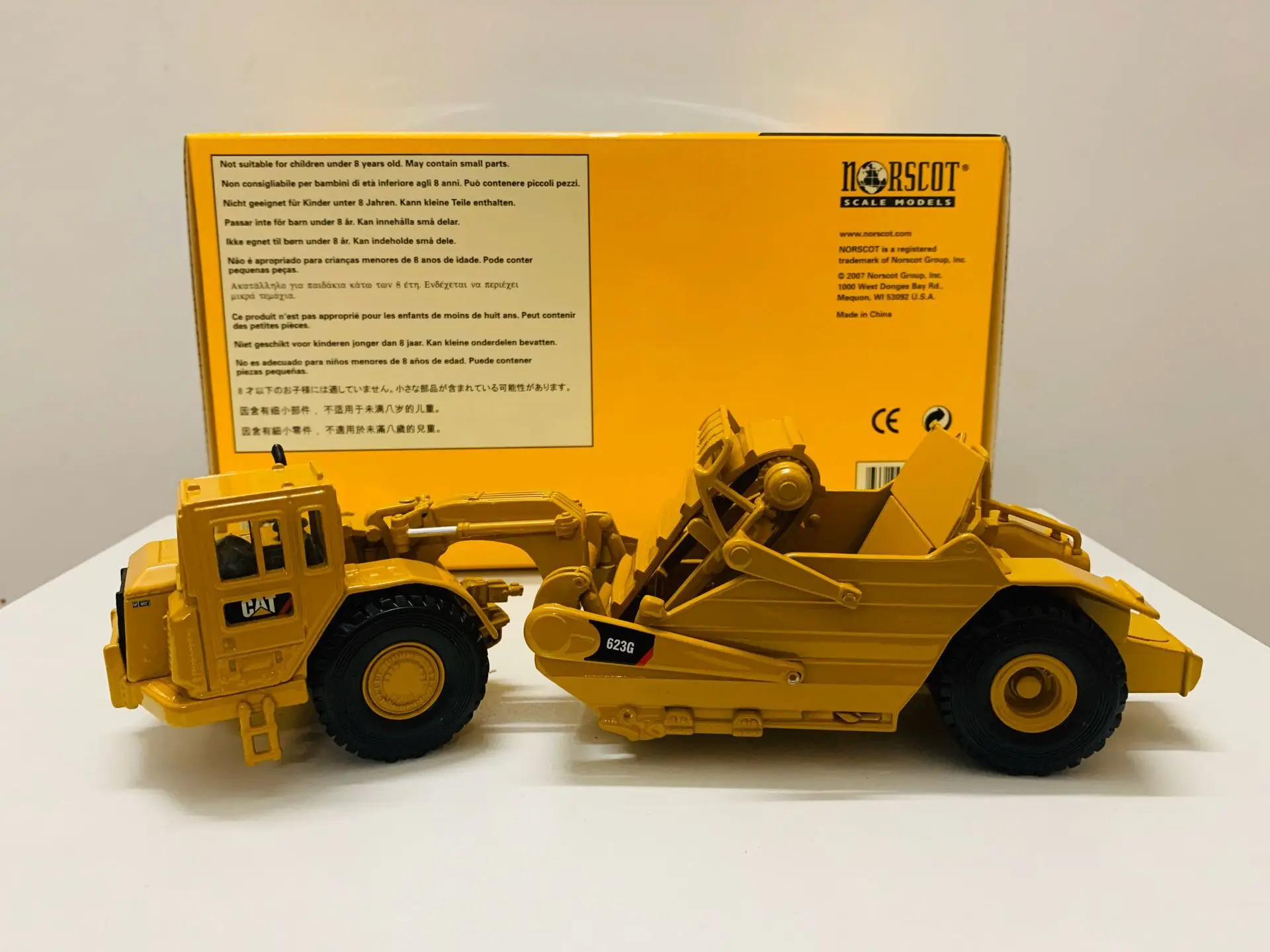 Norscot Cat 623G Elevating Scraper 1:50 Scale DieCast Model 55097 New in Original Box