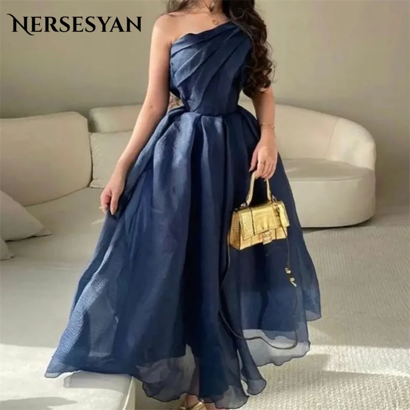 

Nersesyan Modern Navy Blue One Shoulder Homecoming Party Dresses Tulle Pleats Formal Evening Gowns A Line Draped 2023 Prom Gown