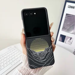 Ultra - Slim Carbon Fibre Pattern Moon Flip Phone Case - Shockproof Protective Hard Back Cover - Motorola Razr 70 (Black)