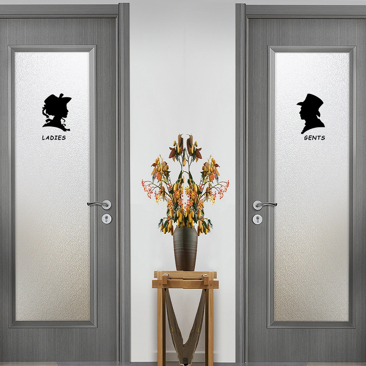 

Set of 2 Toilets for Men and Women, Distinguish between Men and Women English Head Logo Decorative Wall Stickers, Can Be Removed