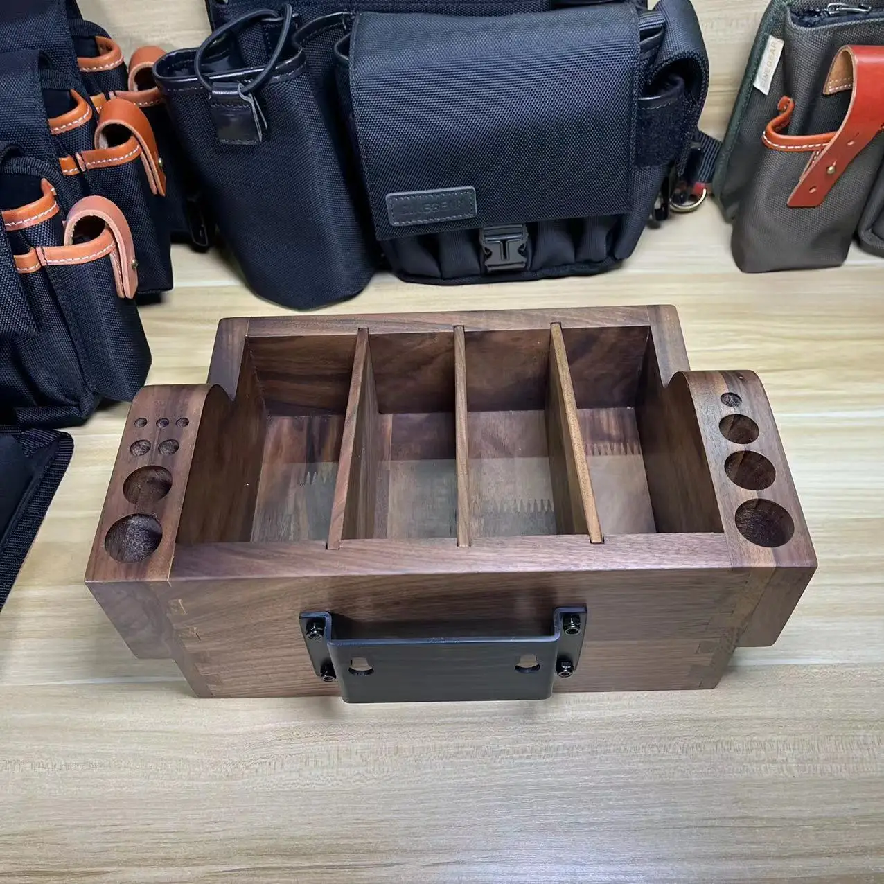 CINEGEAR first camera Assistant tool Box Quick unbox 1ST AC Front