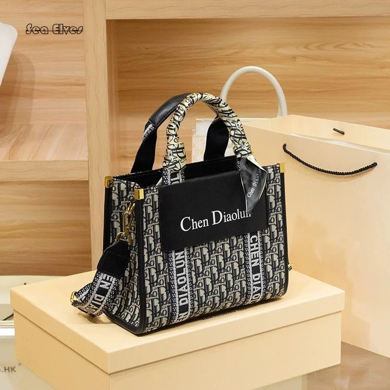 

This Season's New High-capacity Women's Handbags Have A Sense of Luxury Commuting Shoulder Bags Fashionable Women's Handbags