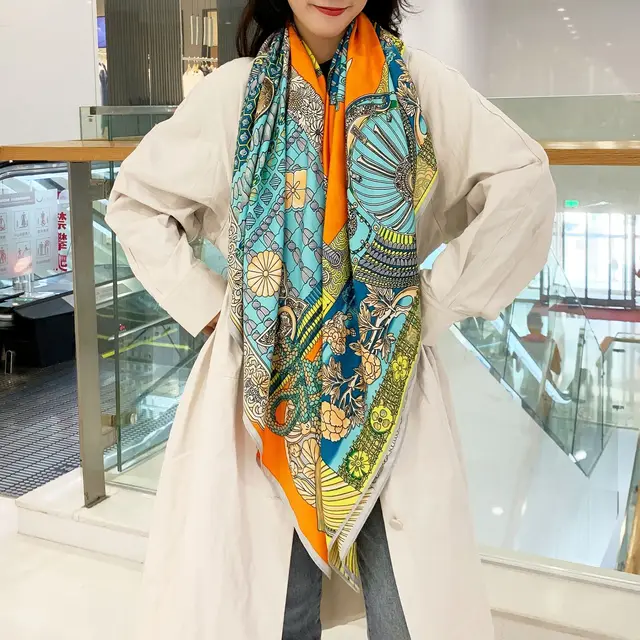 2022 Luxury Fashion 130*130 cm Silk Scarves Women Foulard Head